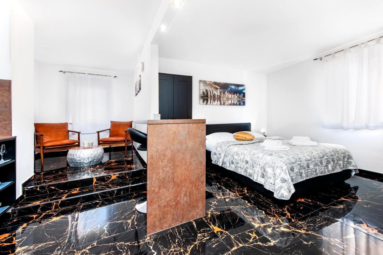 Dolce Studio Apartmani โรวีน ภายนอก รูปภาพ